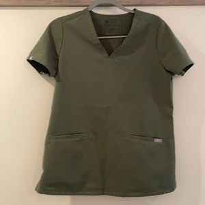 Casma 3 pocket figs scrub top. - Olive